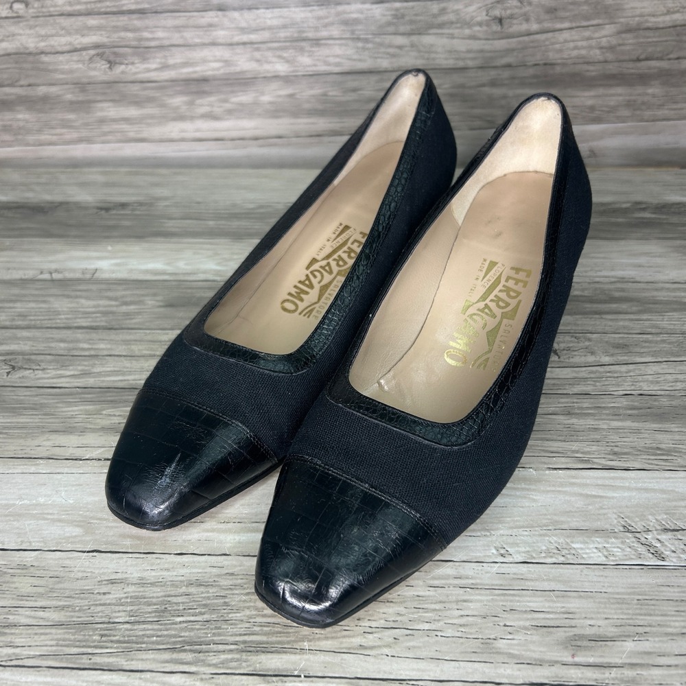 Vintage Salvatore Ferragamo Black Pumps 8C Fabric Textured Croc Cap Toe Block He